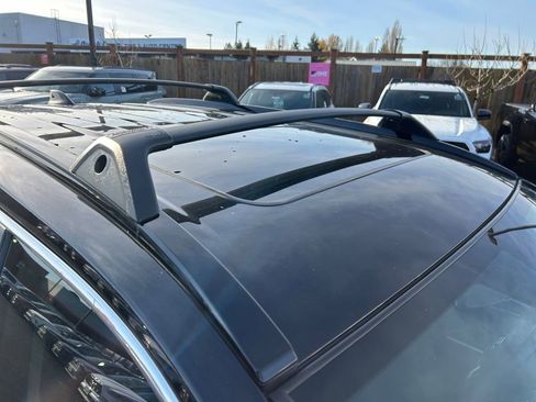 Used 2023 Toyota RAV4 XLE Premium image 28