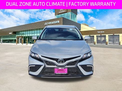 Used 2024 Toyota Camry SE image 2