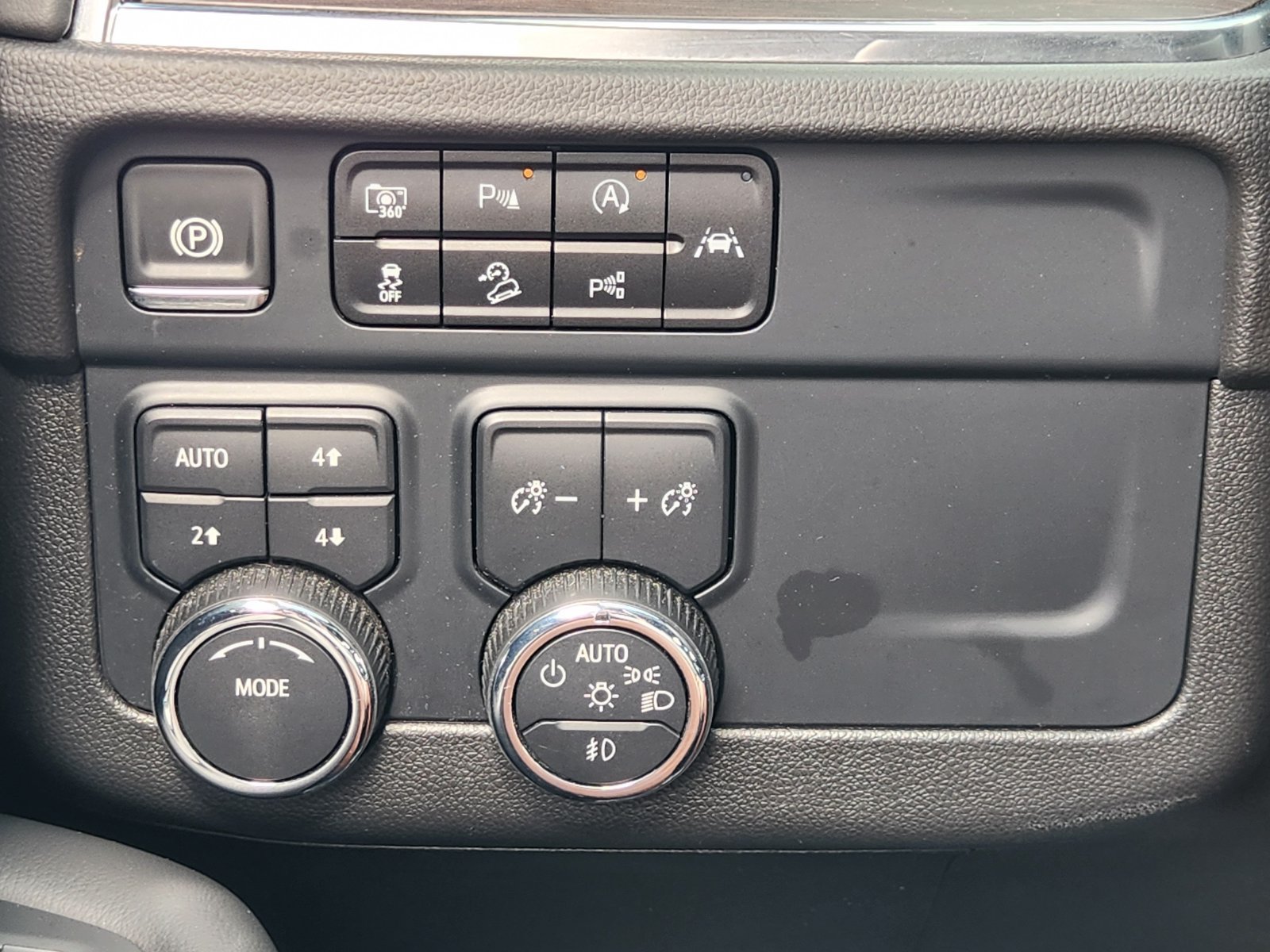 Certified 2025 Chevrolet Tahoe Z71 AWD/4WD image 24