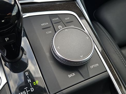 Used 2022 BMW 430i xDrive Convertible w/ Convenience Package image 16