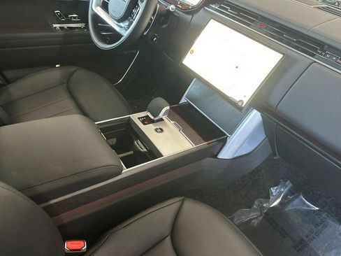 New 2026 Land Rover Range Rover Long Wheelbase SE AWD/4WD image 27