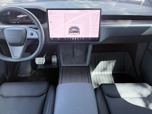 Used 2025 Tesla Model X AWD/4WD image 57