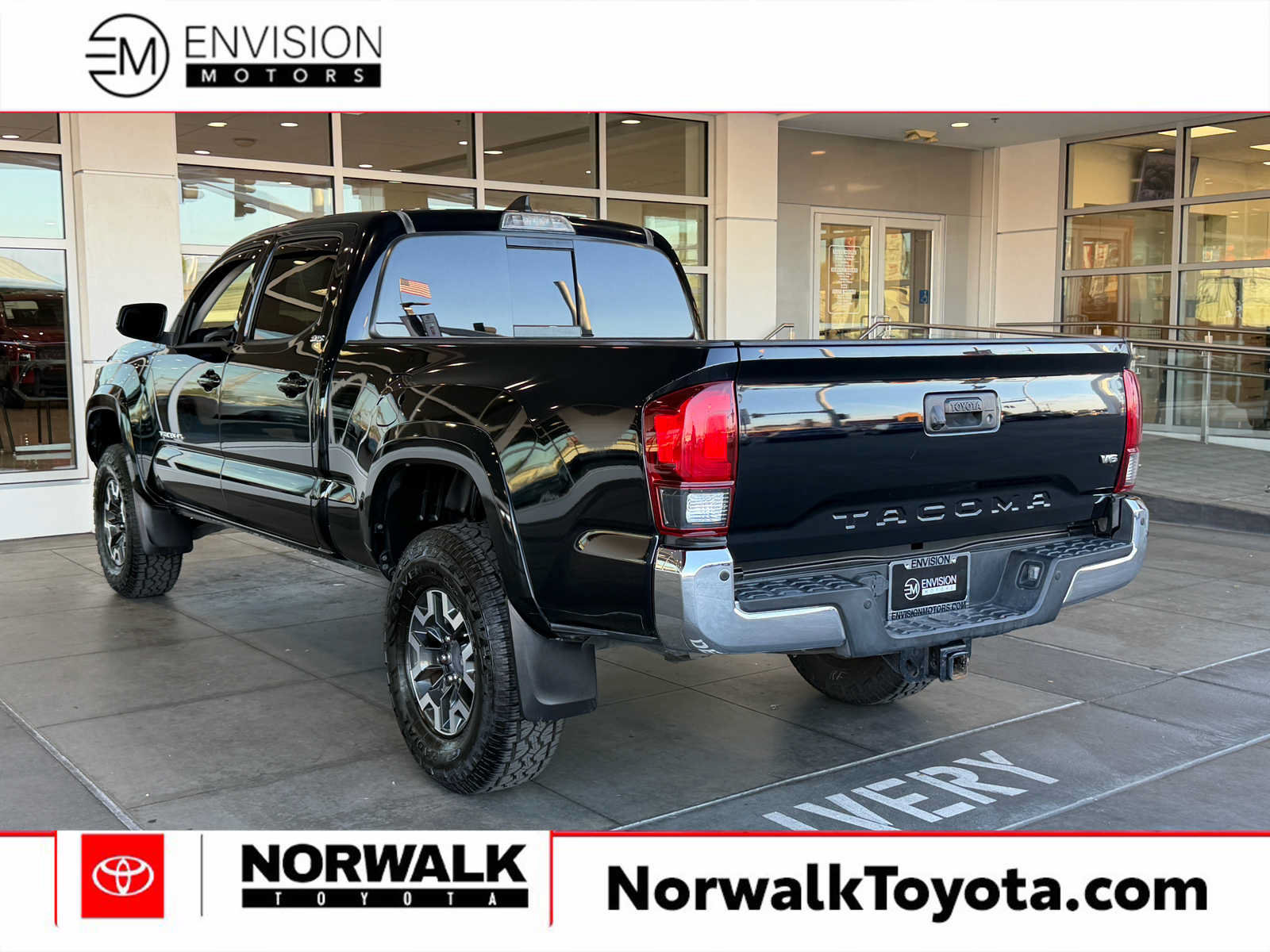 Used 2019 Toyota Tacoma SR5 RWD image 8