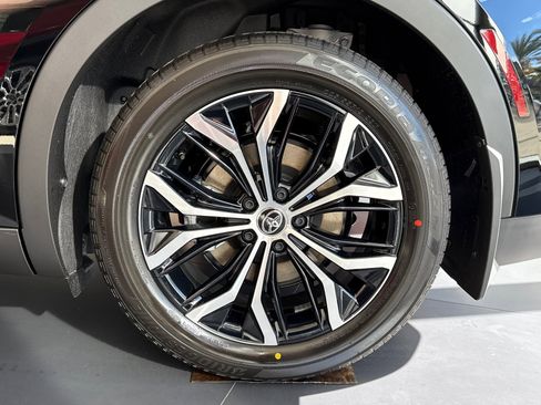 New 2026 Toyota Crown XLE image 9