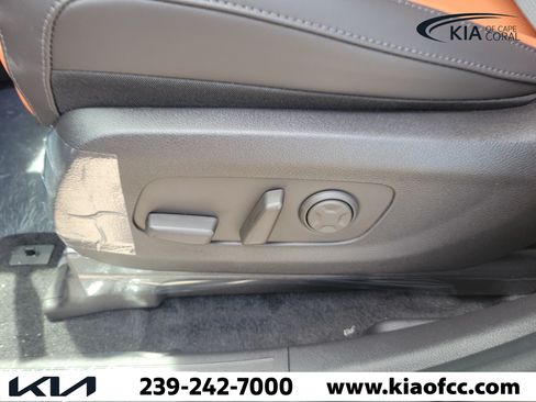 New 2026 Kia Carnival EX FWD image 22