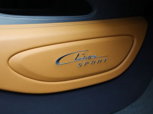 Used 2020 Bugatti Chiron image 21