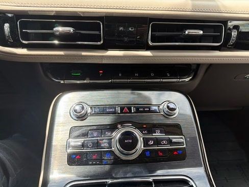 Used 2023 Lincoln Nautilus Reserve FWD image 19