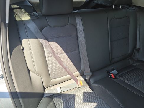 Used 2025 Chevrolet Trax LT FWD image 26