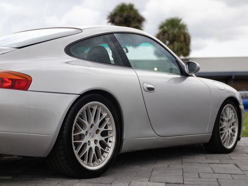 Used 1999 Porsche 911 Carrera RWD image 19