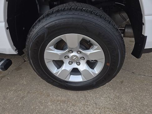 Used 2023 RAM 1500 Big Horn AWD/4WD image 29