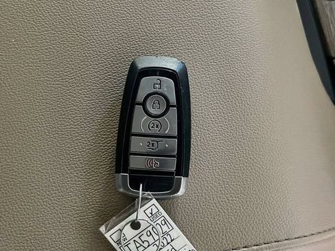 Used 2022 Ford Expedition Limited AWD/4WD image 33