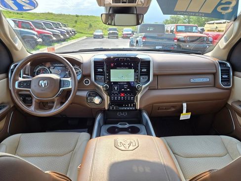 Used 2021 RAM 1500 Laramie AWD/4WD image 16
