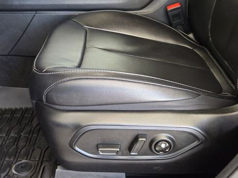 Used 2024 Jeep Grand Cherokee L Limited w/ Luxury Tech Group II image 13