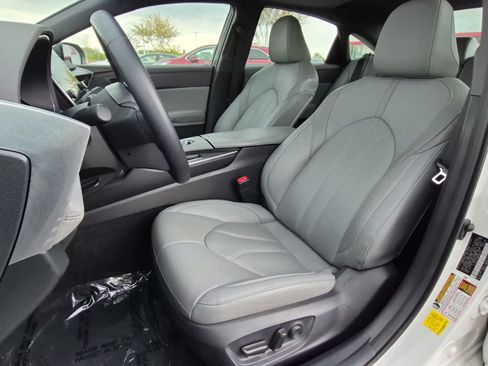 Used 2021 Toyota Avalon XLE w/ Moonroof Package FWD image 9