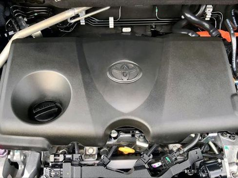 Certified 2024 Toyota RAV4 SE image 32