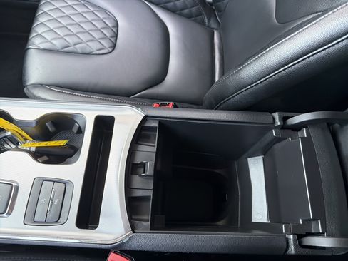 Used 2024 Ford Edge Titanium image 36