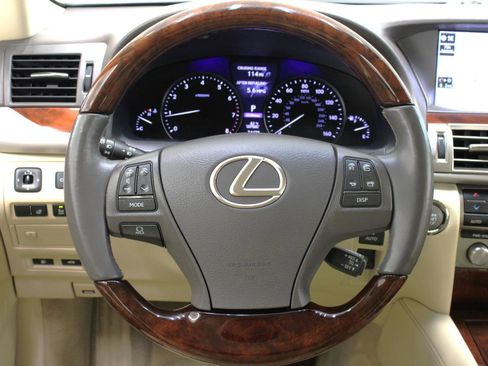 Used 2016 Lexus LS 460 w/ Comfort Package image 60