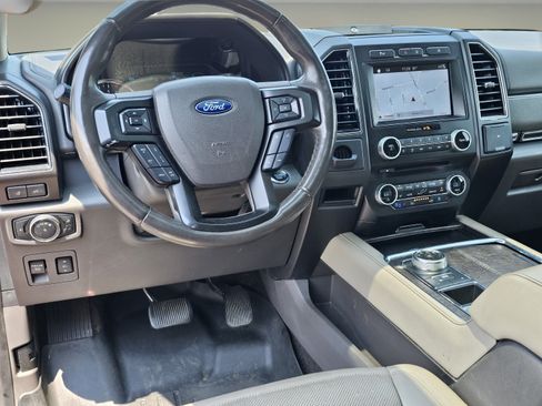Used 2018 Ford Expedition Limited w/ Equipment Group 301A RWD image 17
