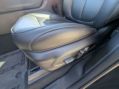 New 2025 Jeep Grand Cherokee Limited image 13