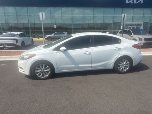 Used 2016 Kia Forte LX w/ LX Popular Plus Package FWD image 2