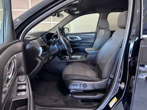 Certified 2022 Chevrolet Traverse LT image 8