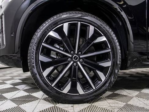 Used 2025 Volvo XC90 T8 Plus w/ Protection Package Premier AWD/4WD image 40