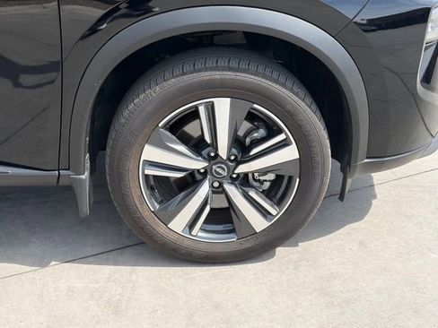 Used 2025 Nissan Rogue SL w/ Tech Package image 6