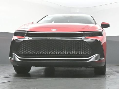 Used 2024 Toyota Crown Limited image 43