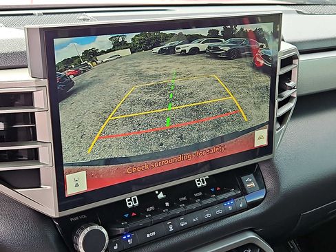 Used 2025 Toyota Tundra Limited AWD/4WD image 17
