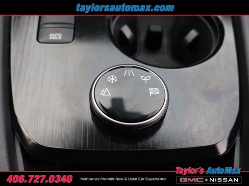Used 2025 Nissan Rogue SV AWD/4WD image 19