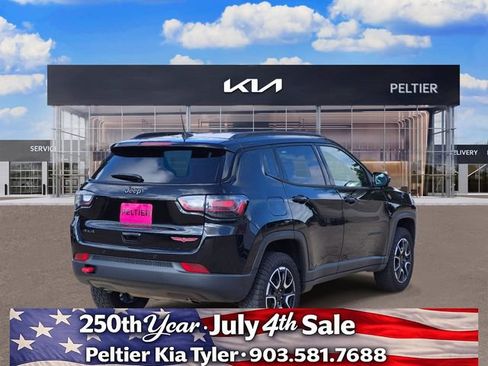 Used 2025 Jeep Compass Trailhawk w/ Trailhawk Elite Group AWD/4WD image 6