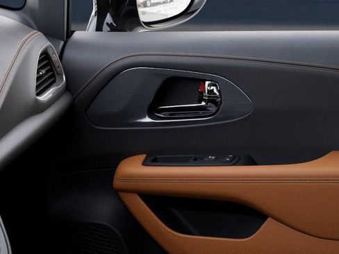 New 2026 Chrysler Pacifica Pinnacle FWD image 28
