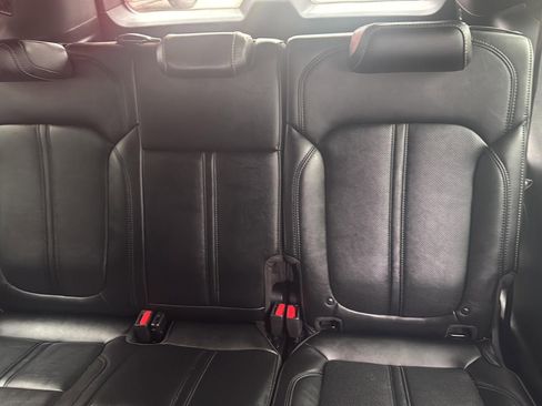 Used 2024 Jeep Wagoneer L Series II w/ Flexible Seating Group image 12