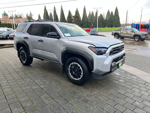 New 2025 Toyota 4Runner SR5 image 8