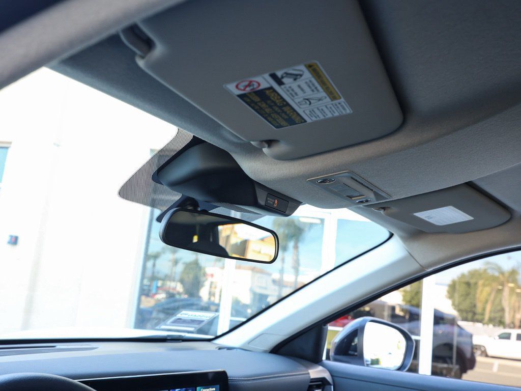 Used 2026 Nissan Kicks SV w/ Charging Package FWD image 14