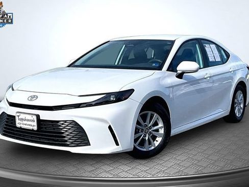 Used 2025 Toyota Camry LE FWD image 1