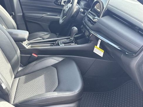 New 2026 Jeep Compass Latitude image 14