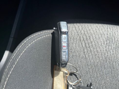 Used 2025 Kia Soul LX w/ LX Technology Package FWD image 21