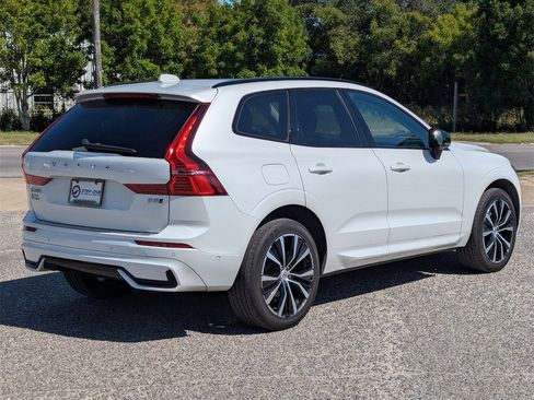 Used 2023 Volvo XC60 B5 Plus w/ Protection Package Premier image 7