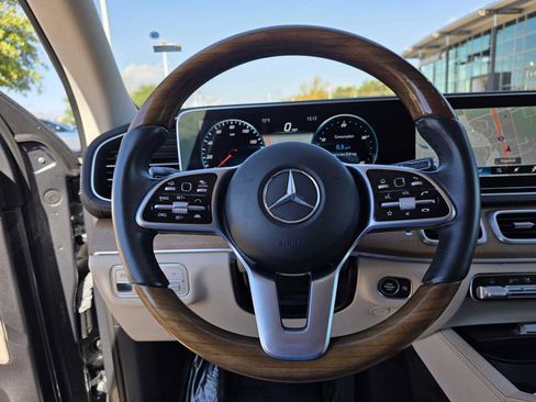 Used 2022 Mercedes-Benz GLS 450 4MATIC image 26