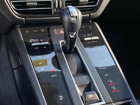 Used 2022 Porsche Macan Base image 19