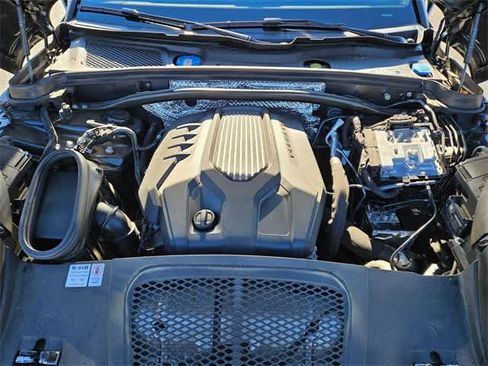 Used 2024 Porsche Macan image 14