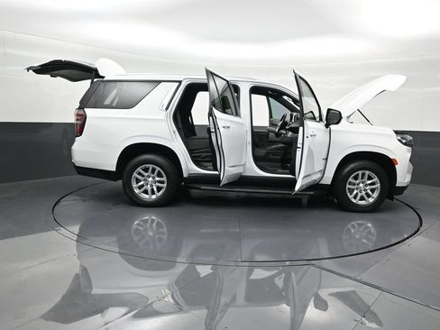 Used 2021 Chevrolet Tahoe LT image 34