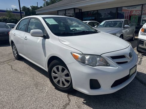 Used 2011 Toyota Corolla LE FWD image 1