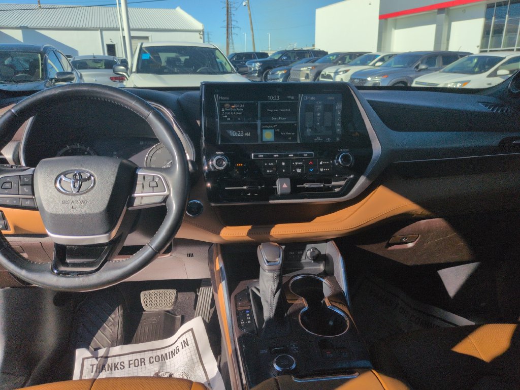 Used 2022 Toyota Highlander Platinum AWD/4WD image 12