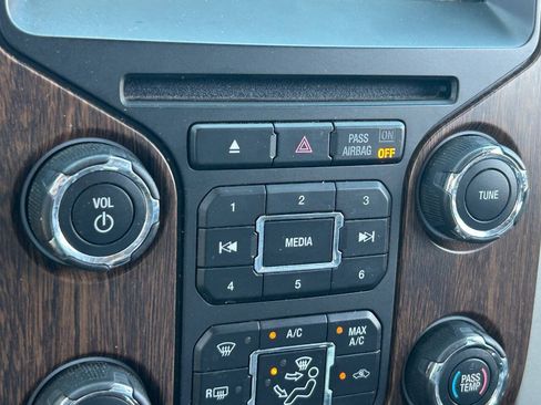 Used 2014 Ford F150 Lariat w/ Equipment Group 502A Luxury RWD image 34