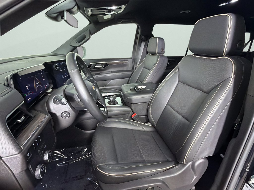 Certified 2025 Chevrolet Suburban Premier RWD image 17