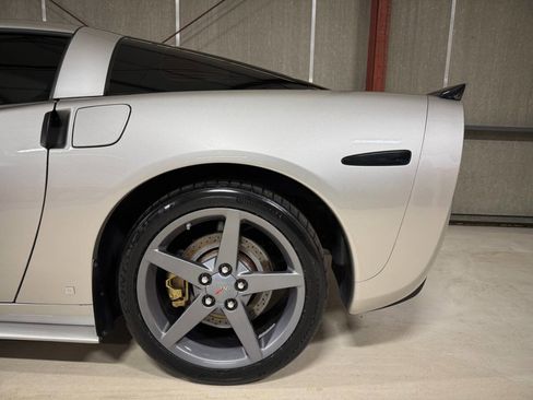 Used 2007 Chevrolet Corvette Coupe w/ Performance Package image 30
