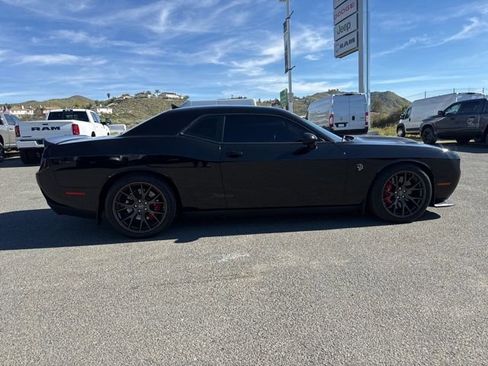 Used 2016 Dodge Challenger SRT Hellcat image 12
