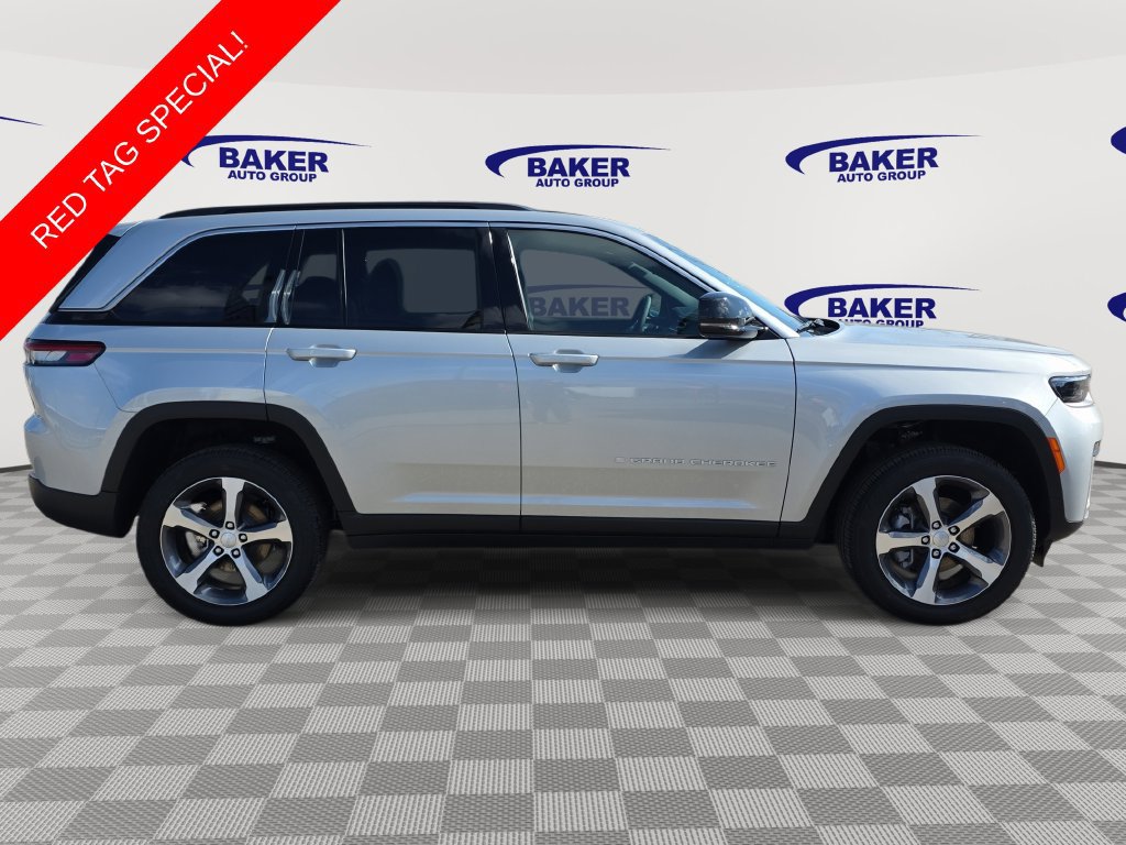 New 2026 Jeep Grand Cherokee Limited AWD/4WD image 2